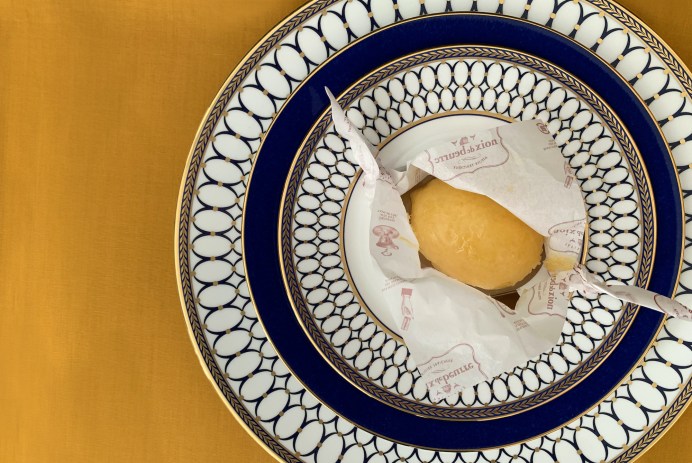 ノワ・ドゥ・ブール（noix de beurrel）のレモンのケーキ Photo by Yoko Kadokawa