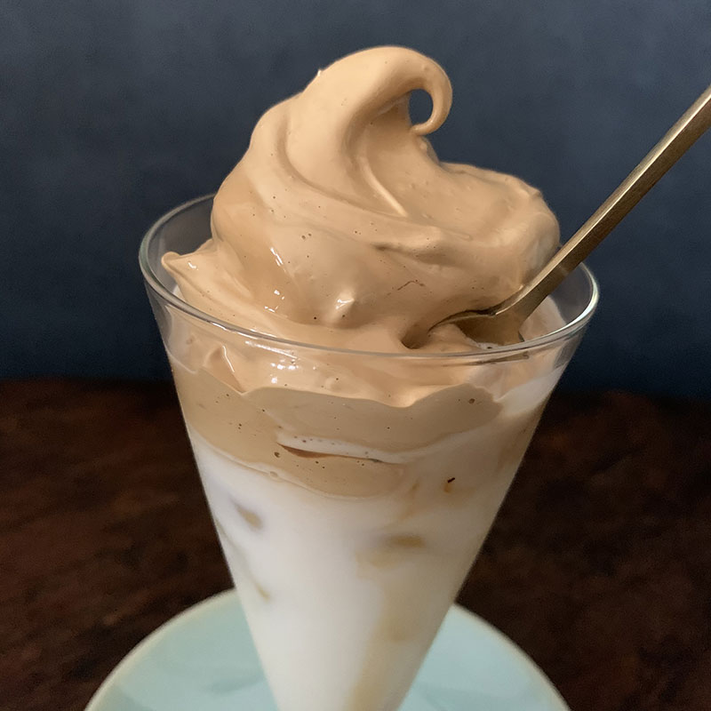 Dalgona Coffee, Photo by Yoko Kadokawa