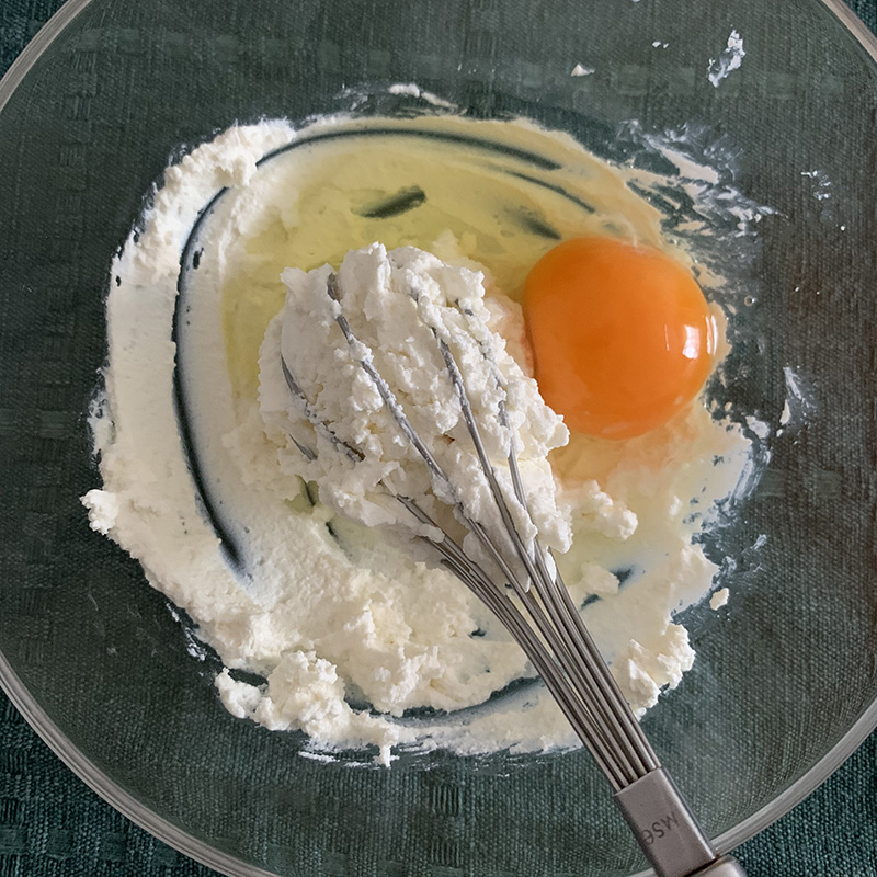 オレンジ風味のカスタニョーレを作る