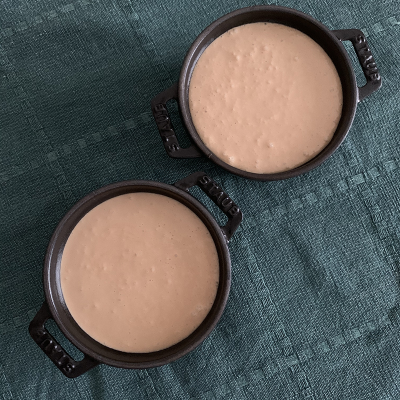 STAUBのミニココットに流し入れる