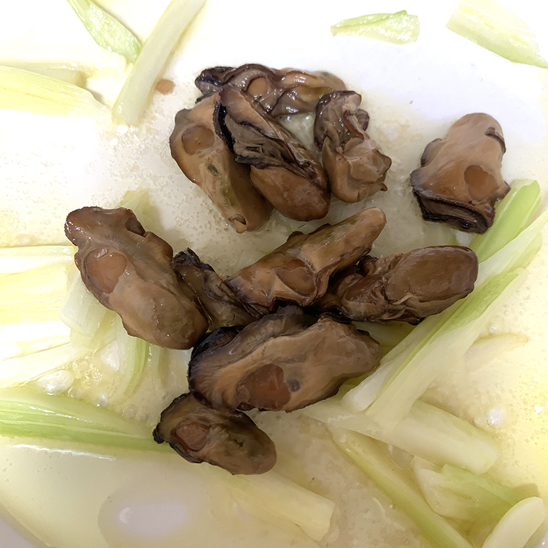 カルディの燻製牡蠣のオイル漬けで簡単パスタ