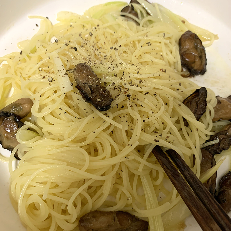 カルディの燻製牡蠣のオイル漬けで簡単パスタ