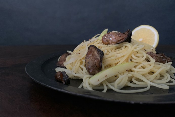 カルディの燻製牡蠣のオイル漬けで簡単パスタ