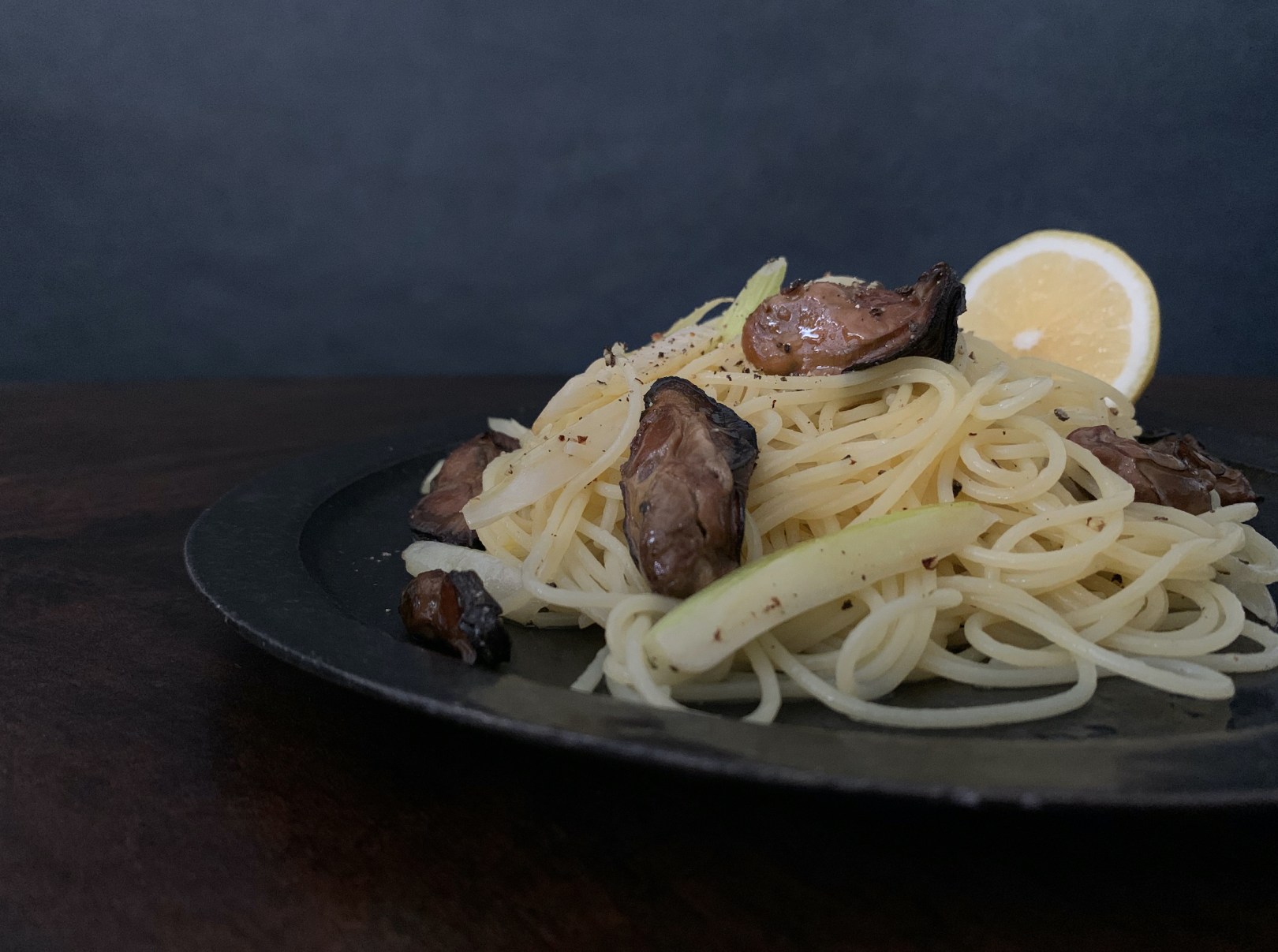 カルディの燻製牡蠣のオイル漬けで簡単パスタ