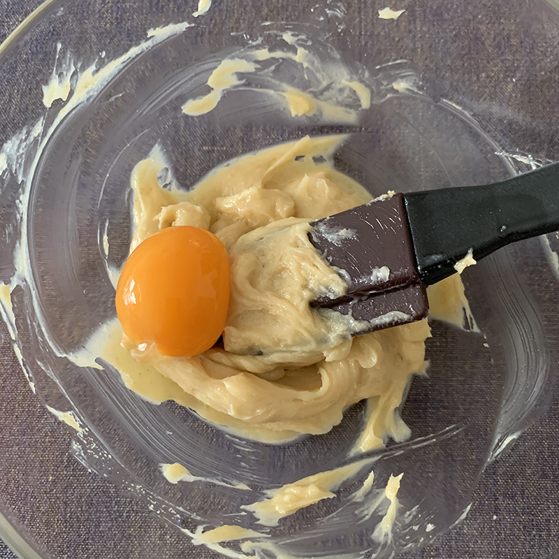 プラムのガレット用タルト生地を作る