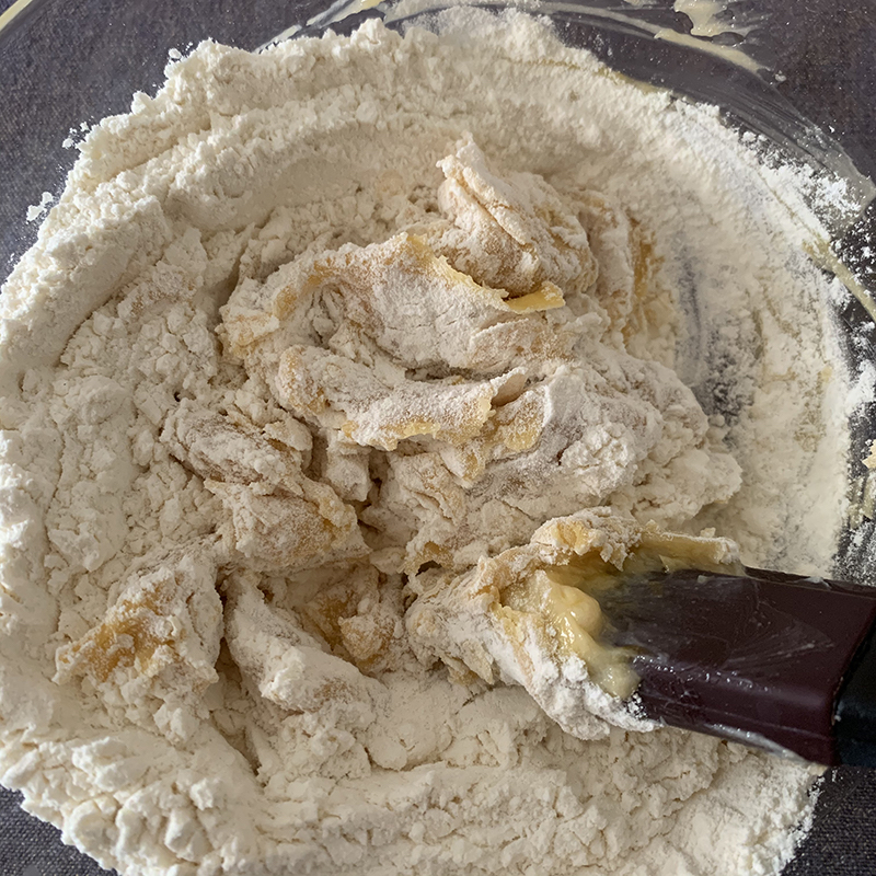 プラムのガレット用タルト生地を作る