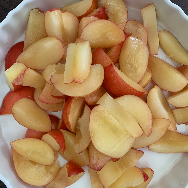 プラムのガレットのフィリングを作る