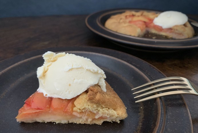 プラムのガレット