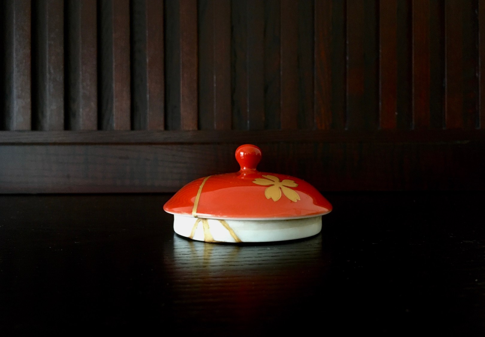 金継ぎで直した深川製磁の桜の急須蓋