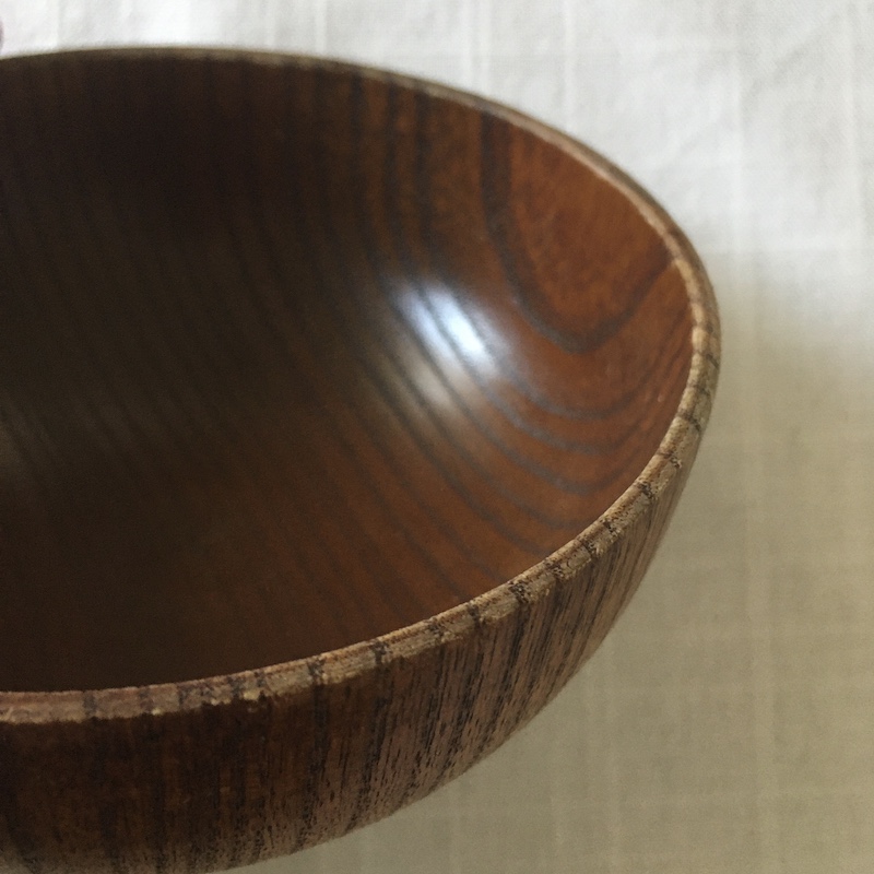 塗りが剥げてきたお椀