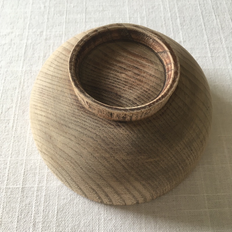 サンドペーパーをかけたお椀