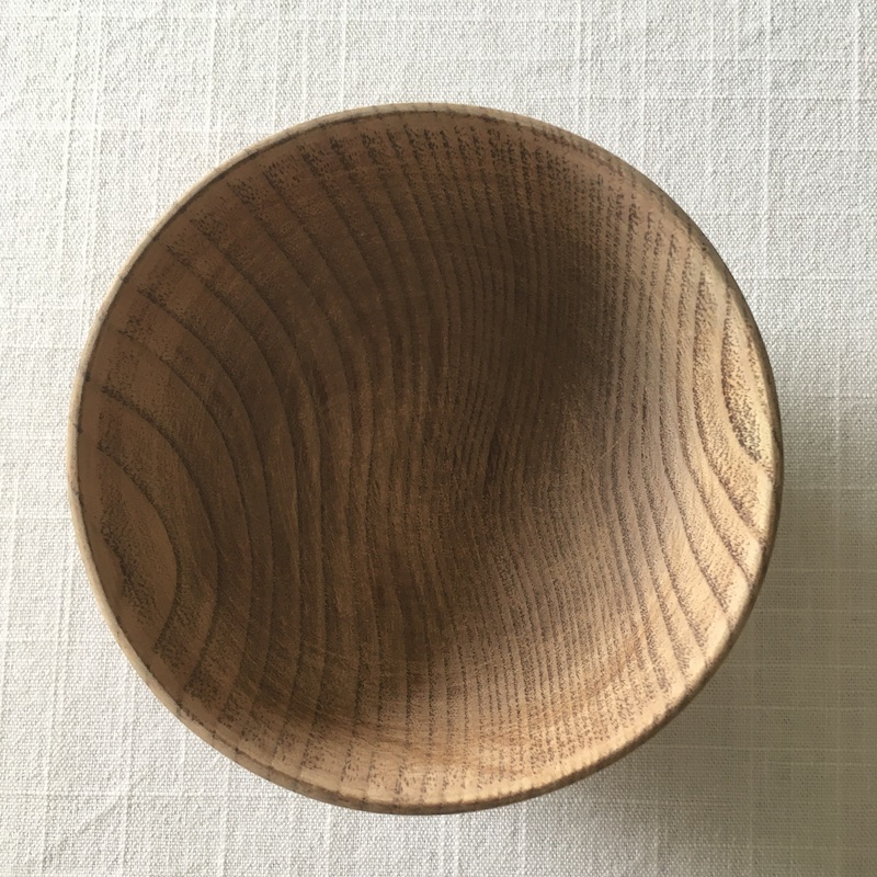 サンドペーパーをかけたお椀