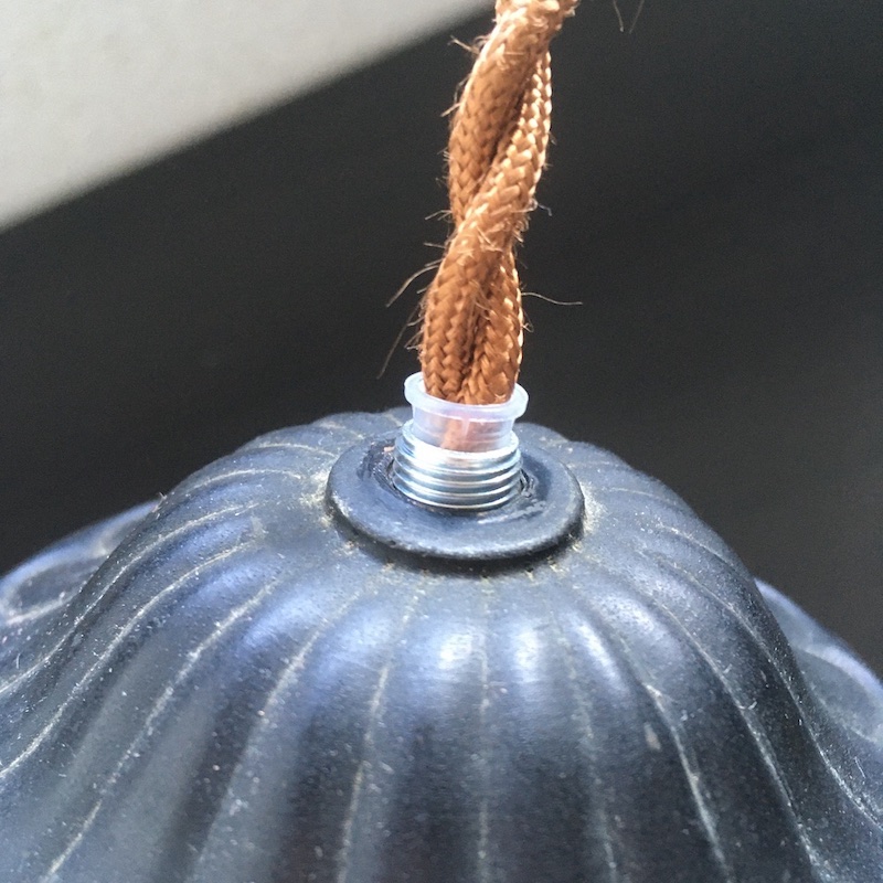 外ネジニップルの内側にブッシングを入れる