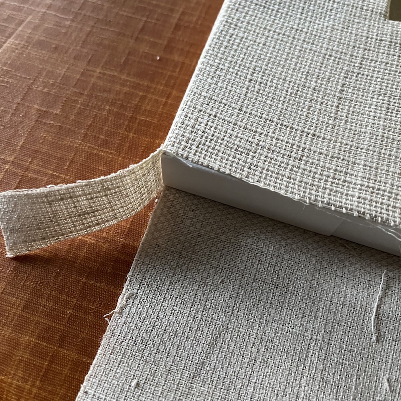 ドアの厚みに切り込み入れておいた部分