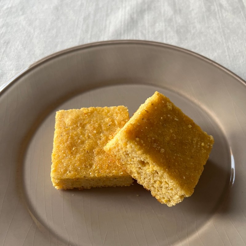 黄金色のコーンブレッド